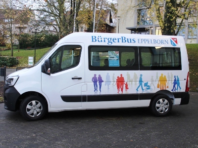 Der Bürgerbus Eppelborn wird am 4. November 2021 den Betrieb aufnehmen. So wie auf dieser Grafik wird das Fahrzeug aussehen. Grafik (c) Gemeinde Eppelborn